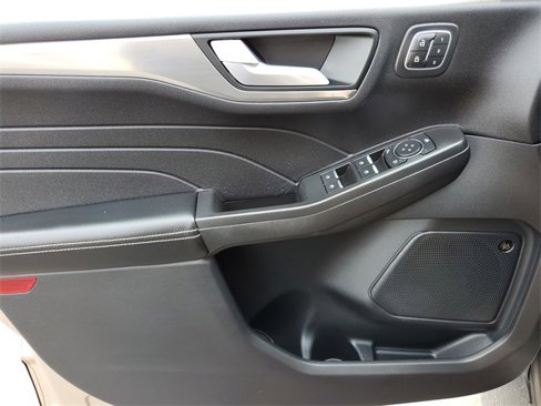 Used 2021 Ford Escape Titanium image 25