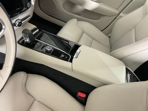 Certified 2024 Volvo S60 T8 Ultimate image 18
