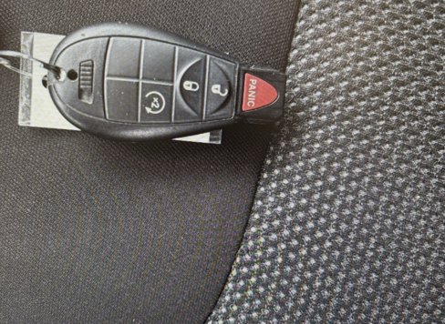 Used 2019 Jeep Cherokee Latitude w/ Cold Weather Group image 35
