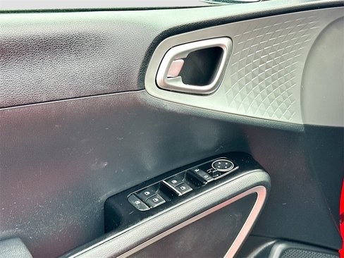 Certified 2022 Kia Soul LX w/ Technology Package image 17