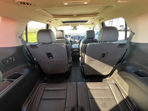 Used 2022 GMC Acadia Denali w/ Denali Technology Package image 18