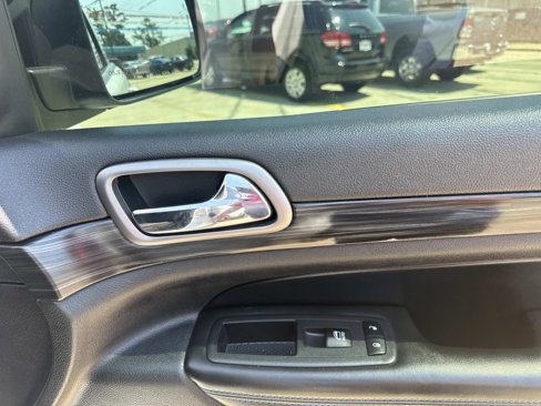 Used 2019 Jeep Grand Cherokee Laredo image 14