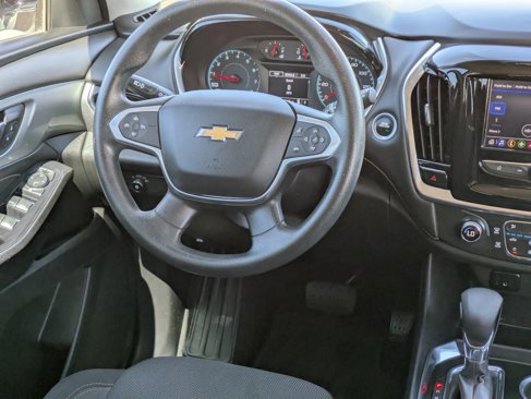 Used 2021 Chevrolet Traverse LS image 17