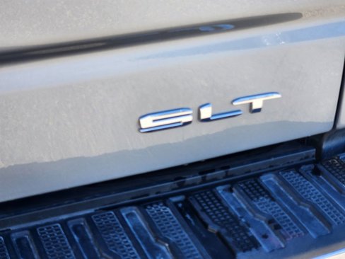 Used 2024 GMC Sierra 1500 SLT image 8