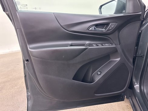 Used 2018 Chevrolet Equinox LT image 32