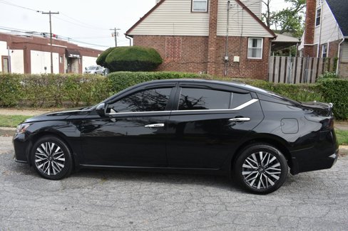 Used 2023 Nissan Altima 2.5 SV w/ SV Premium Package image 8