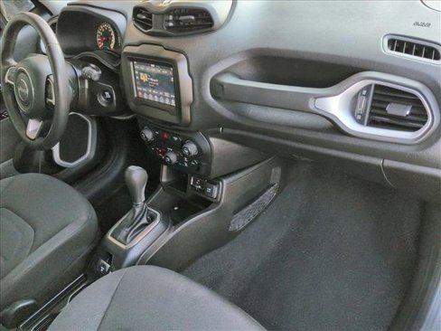 Used 2020 Jeep Renegade Latitude image 22