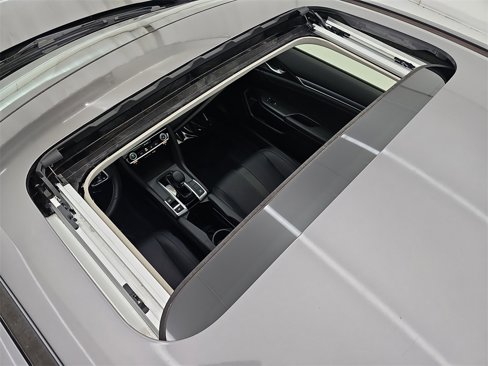 Used 2018 Honda Civic Touring image 34