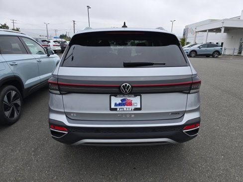 New 2025 Volkswagen Taos SE image 5