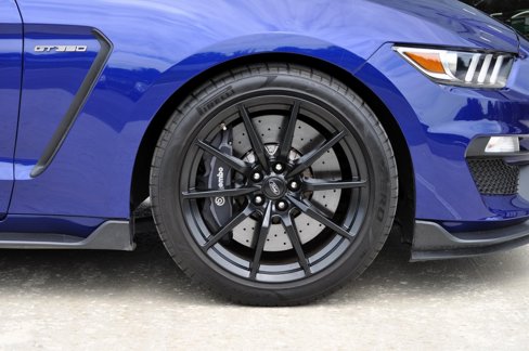 Used 2016 Ford Mustang Shelby GT350 w/ Technology Package image 10