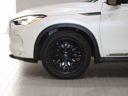 Used 2019 INFINITI QX50 Essential w/ Premium Audio Package image 4