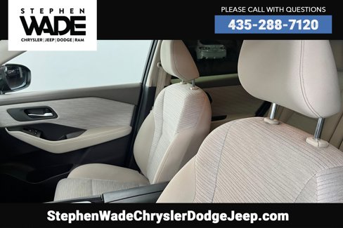 Used 2023 Nissan Rogue SV image 16