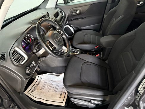 Used 2020 Jeep Renegade Latitude w/ Cold Weather Group image 16