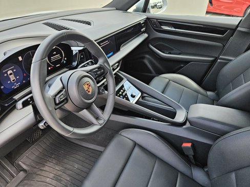 Certified 2024 Porsche Macan 4 Electric image 4