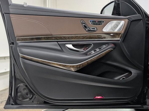 Used 2014 Mercedes-Benz S 550 Sedan image 12