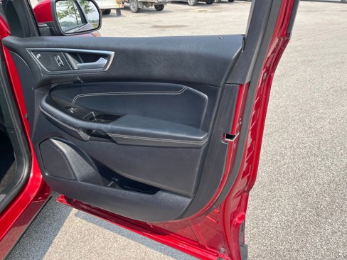 Used 2019 Ford Edge Titanium image 9
