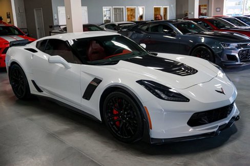 Used 2015 Chevrolet Corvette Z06 w/ Z07 Performance Package image 5