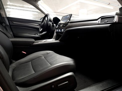 Certified 2018 Honda Accord Touring image 38