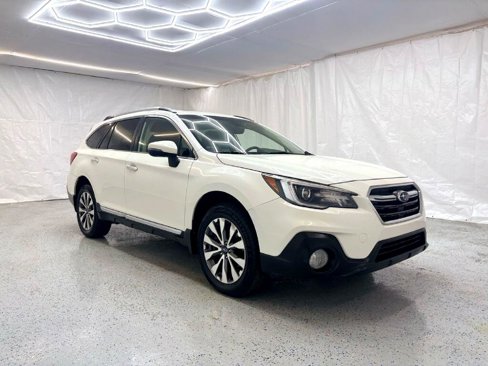 Used 2019 Subaru Outback 2.5i Touring image 1