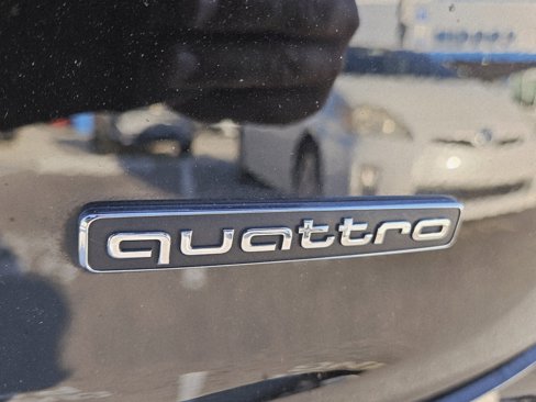 Used 2021 Audi Q5 Premium w/ Convenience Package image 18