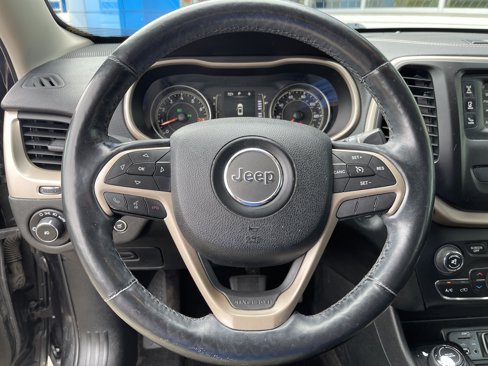 Used 2015 Jeep Cherokee Latitude w/ Comfort/Convenience Group image 23