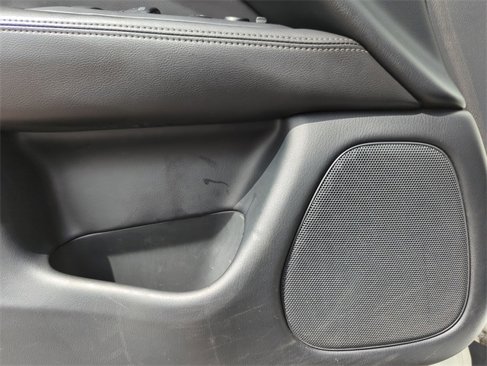 Used 2020 Nissan Pathfinder SV image 27