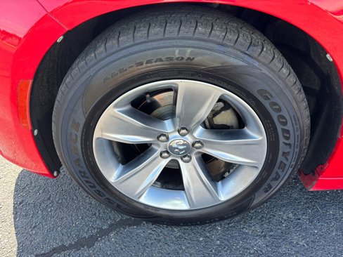 Used 2017 Dodge Charger SXT image 19