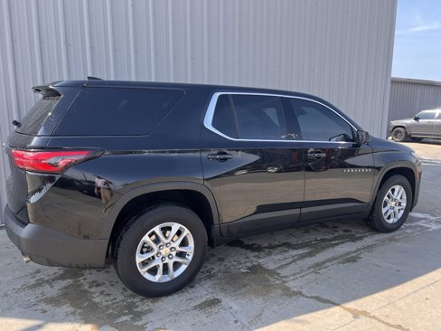Used 2023 Chevrolet Traverse LS image 11