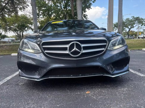 Used 2016 Mercedes-Benz E 350 Sedan w/ Premium Package image 2