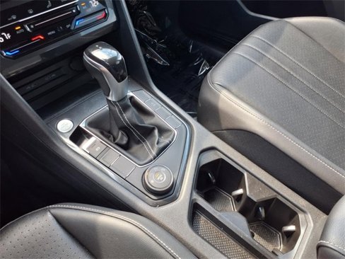 Used 2022 Volkswagen Tiguan SE image 14