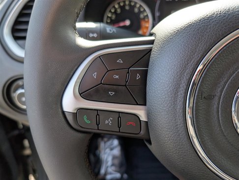 Used 2018 Jeep Renegade Latitude image 20