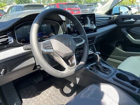 Used 2025 Volkswagen Jetta SE image 7
