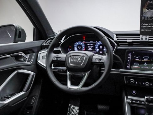 New 2025 Audi Q3 2.0T Premium image 16