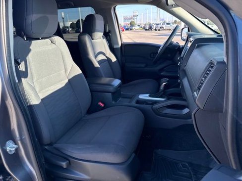 Used 2022 Nissan Frontier S w/ Technology Package image 11