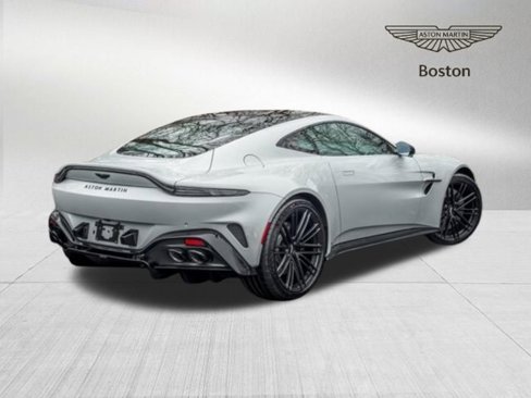 New 2025 Aston Martin V8 Vantage Coupe image 2