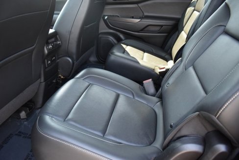 Certified 2023 GMC Acadia SLT image 8