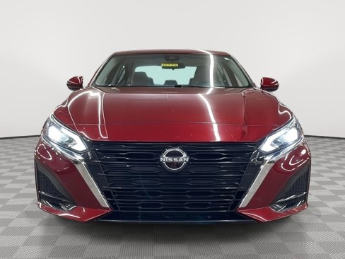 Used 2023 Nissan Altima 2.5 SV image 2