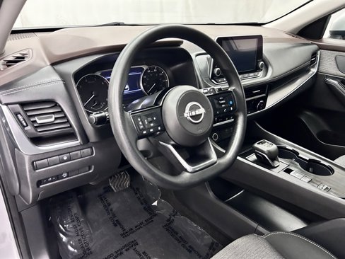 Used 2023 Nissan Rogue SV image 16