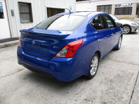 Used 2017 Nissan Versa SL image 5