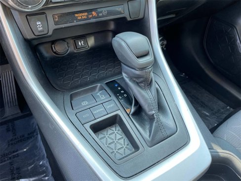 Used 2019 Toyota RAV4 XLE image 18