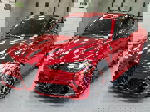 Used 2017 Alfa Romeo Giulia Quadrifoglio image 15