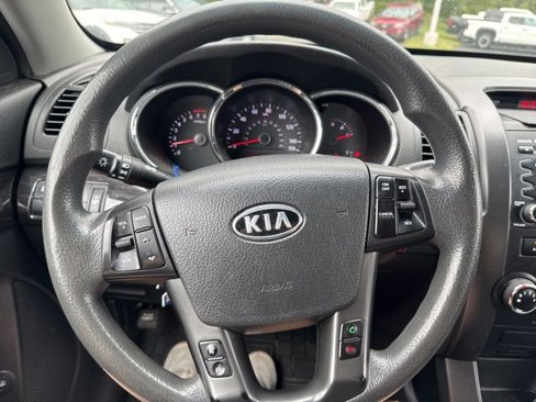 Used 2012 Kia Sorento LX image 15