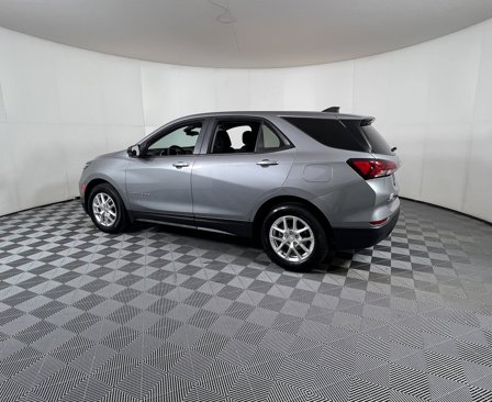 Used 2024 Chevrolet Equinox LS w/ LS Convenience Package image 3
