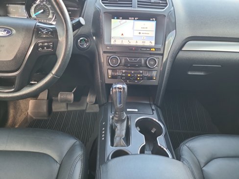 Used 2018 Ford Explorer XLT w/ Equipment Group 202A image 22