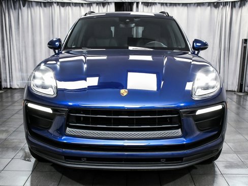 Used 2022 Porsche Macan image 2
