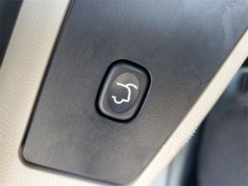Used 2019 Dodge Grand Caravan SXT image 9