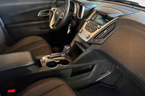 Used 2017 Chevrolet Equinox LT w/ Convenience Package image 16