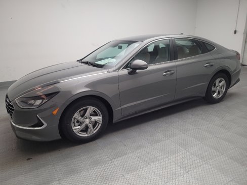Used 2023 Hyundai Sonata SE image 2