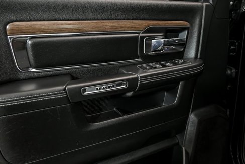 Used 2014 RAM 1500 Laramie w/ Convenience Group image 8