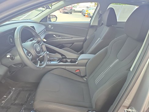 Certified 2024 Hyundai Elantra SEL w/ Convenience Package image 5